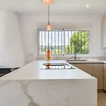 Guzman-arc Villa Cap Blanc