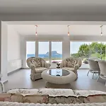 Guzman-arc Villa *