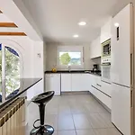 Guzman-arc Villa *