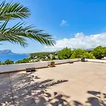 Guzman-arc Villa