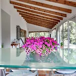 Guzman-arc Villa Cap Blanc