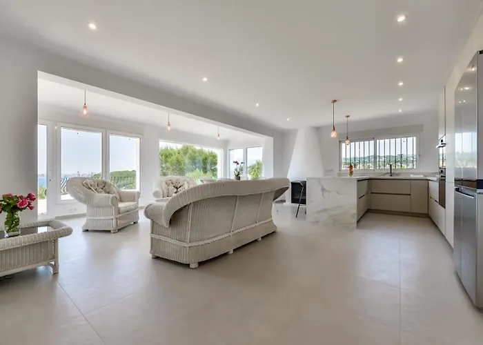 Guzman - Arc Villa Cap Blanc